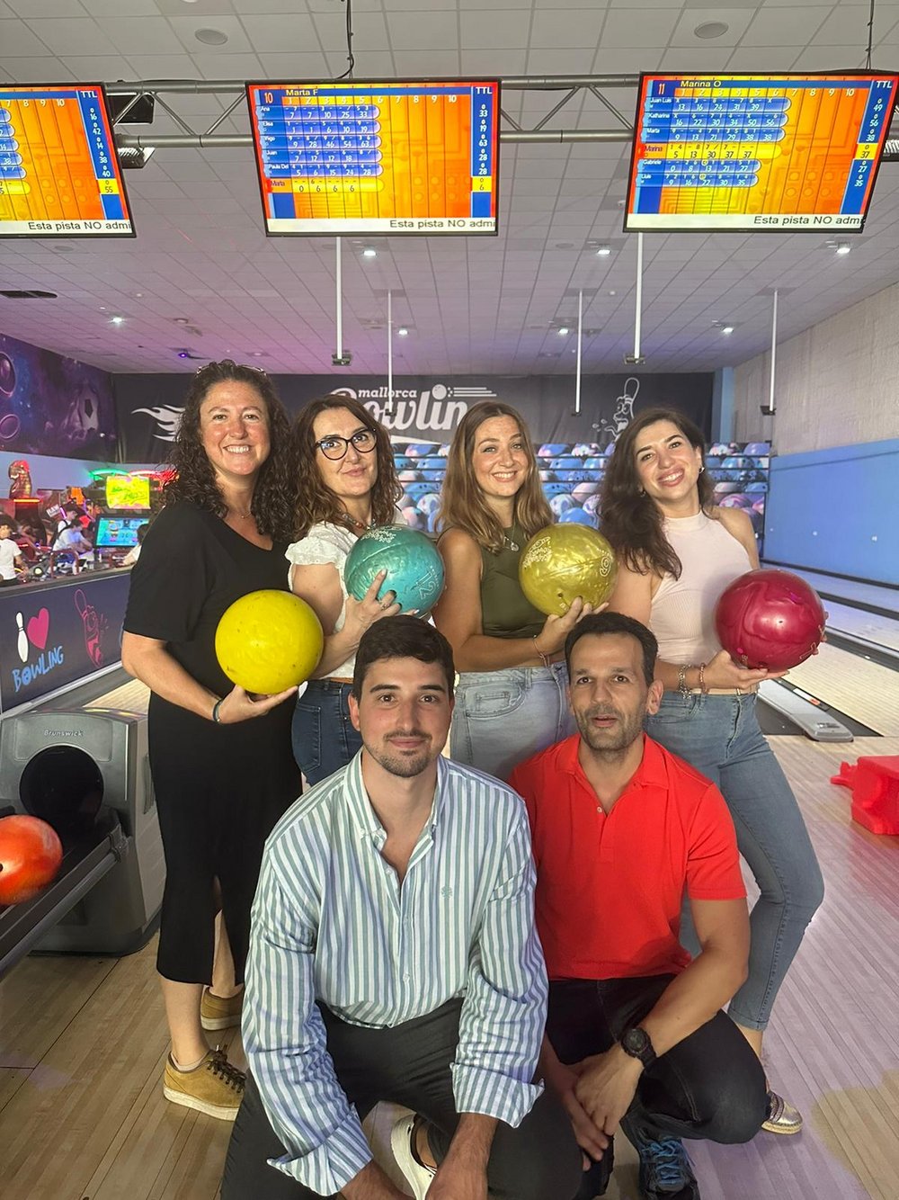 Paula Del Riego Ferreiro, Elisa Gavira Perea, Iñigo García-Inés Montero, Ana Blaza, Juan Pedro Sánchez Moragues und Marta Figuerola Ferrer bildeten ein starkes Team auf der Bowling-Bahn