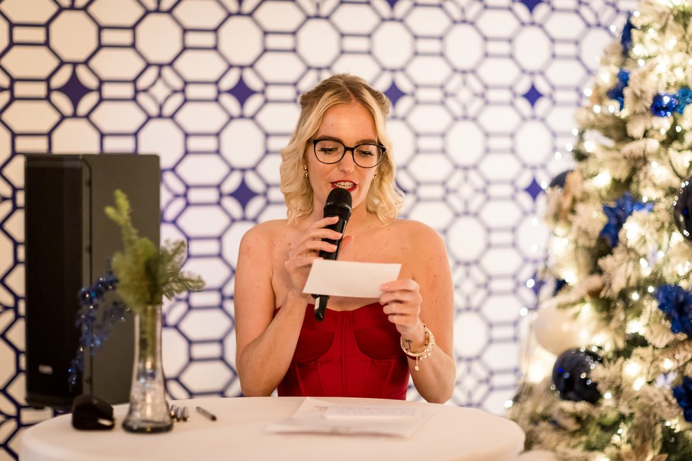 Annika Plattes begeistert mit ihrer herzlichen Weihnachtsansprache.