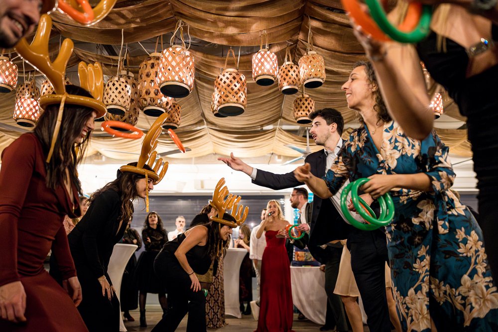 Eine Momentaufnahme der fröhlichen Weihnachtsspiele.