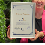 Eine Urkunde zum Mitarbeiterjubiläum